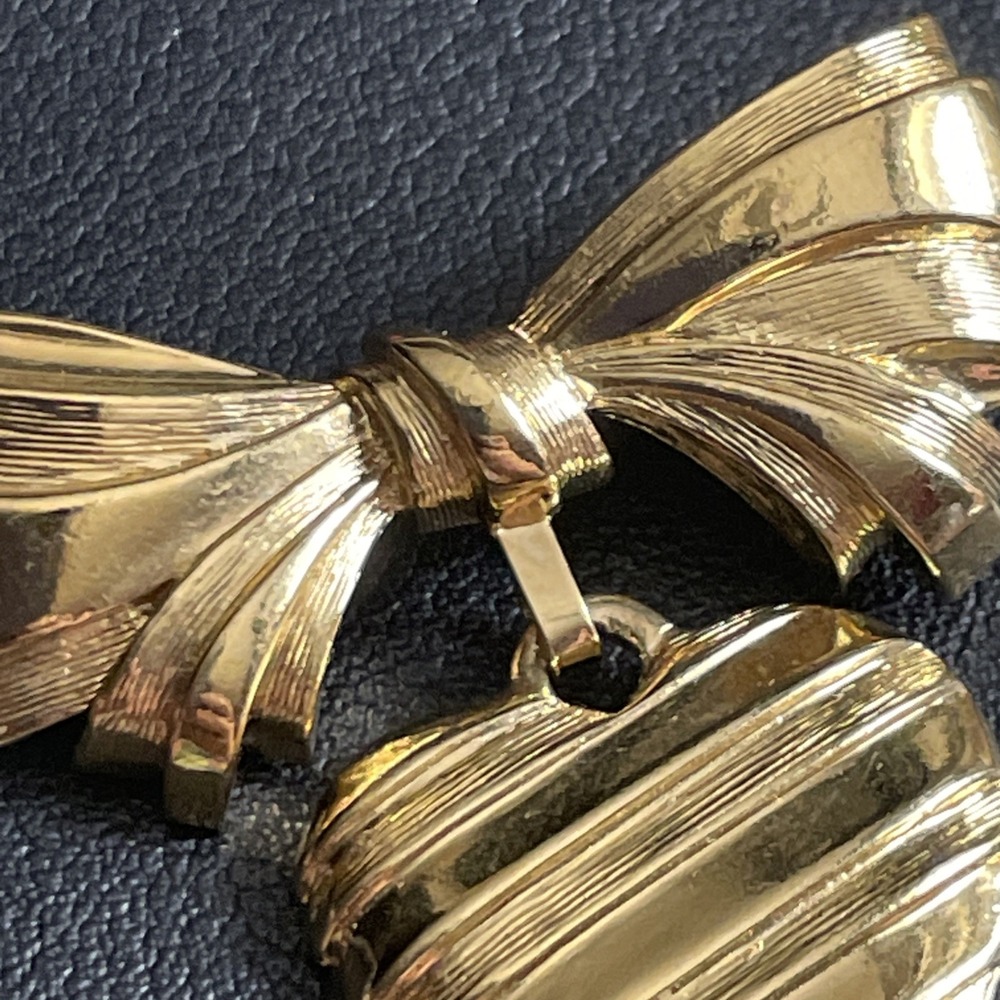 Vintage AVON Bow Brooch Dangler Heart "I Love You Grandmother" Gold Tone Pin - Picture 8 of 10